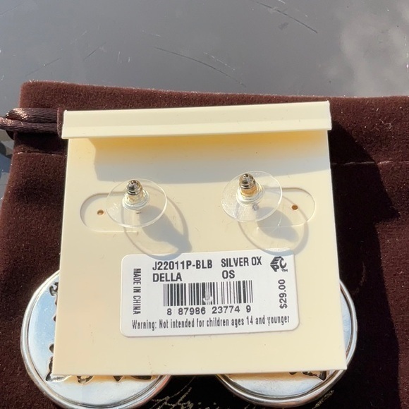 Patricia Nash Della Earrings - Picture 3 of 3